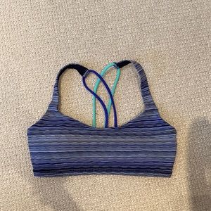Lululemon size 4 sports bra